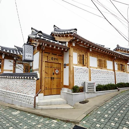 Hanok 24 Guesthouse Gyeongbokgung Seoul Exterior photo